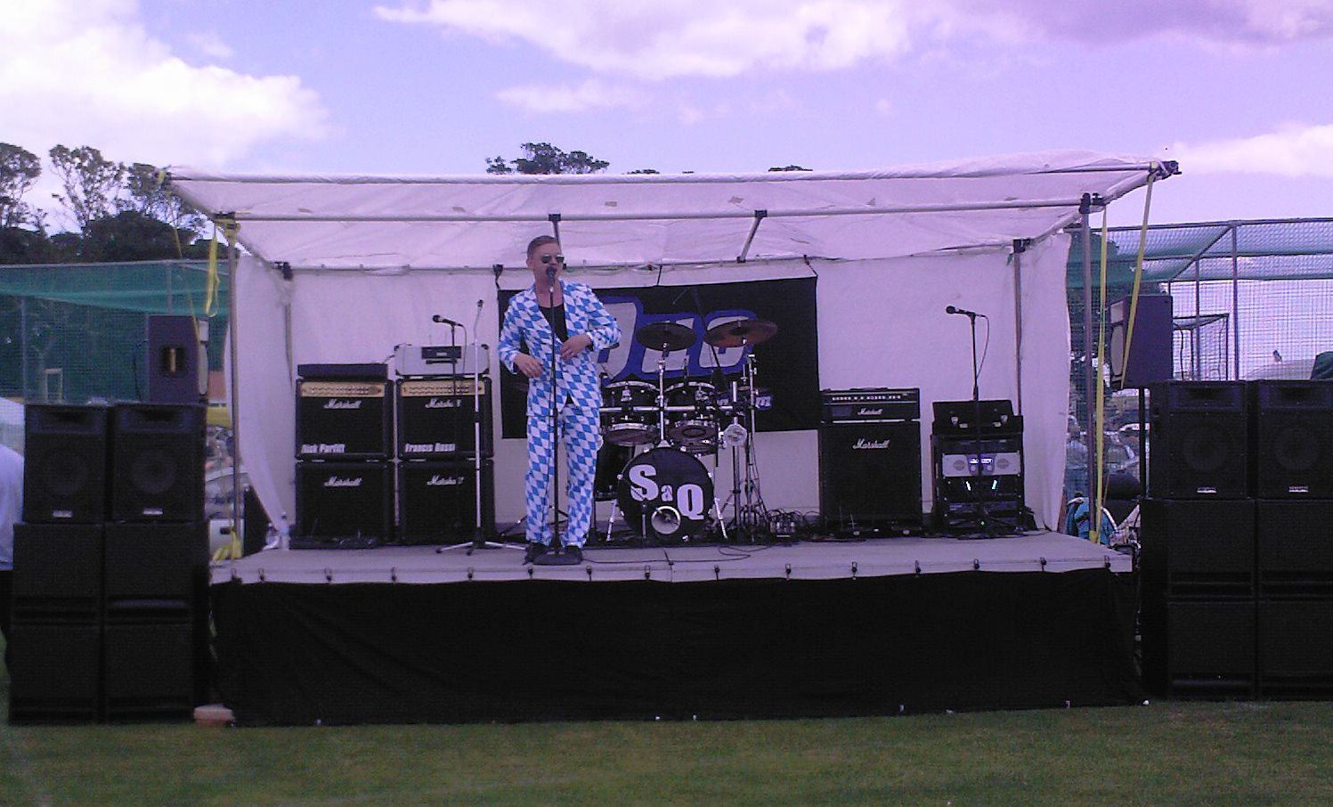 Deano performing at Sewerby
